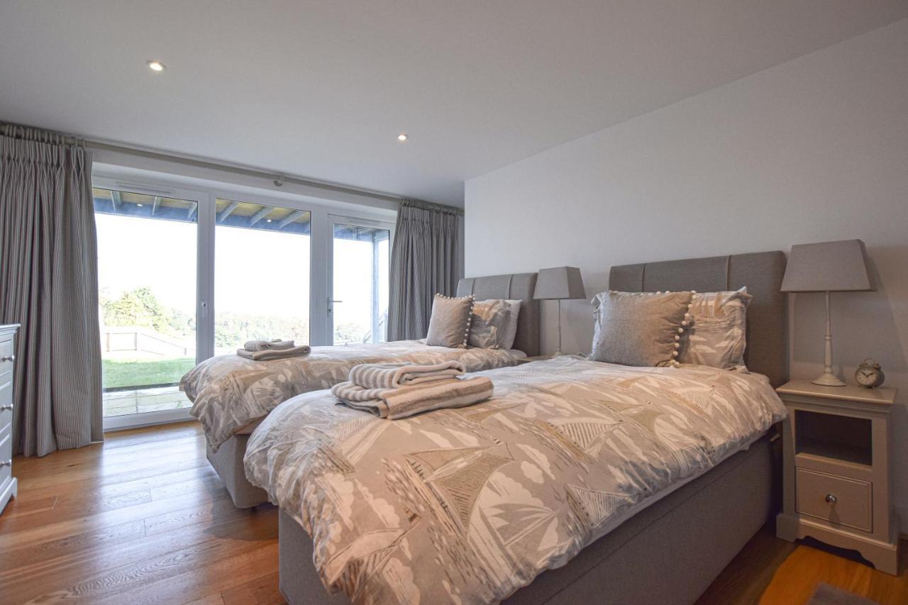 Whispers - 4 Bedroom Modern Family Holiday Home In Salcombe Sleeps 8 Exterior photo