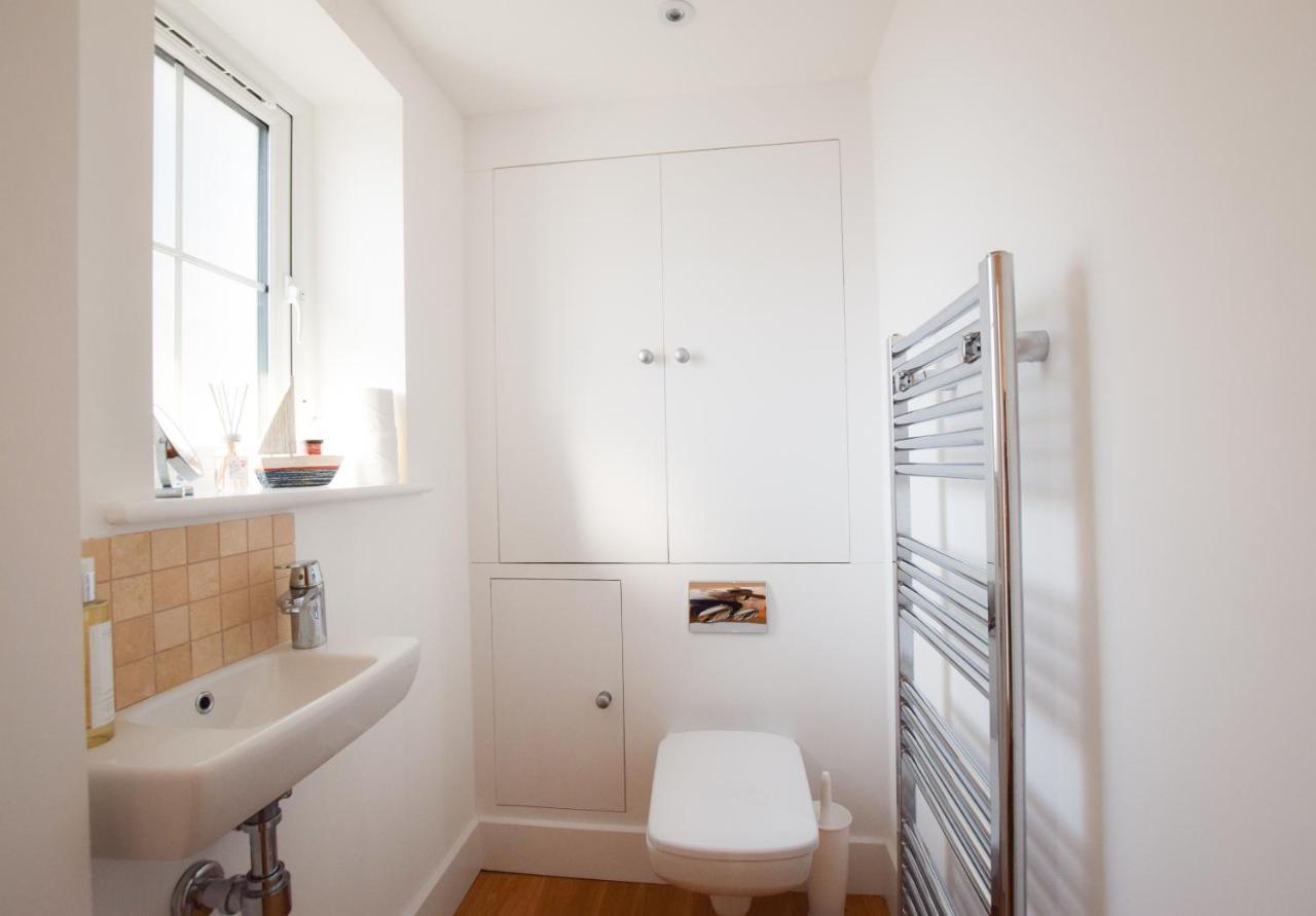 Whispers - 4 Bedroom Modern Family Holiday Home In Salcombe Sleeps 8 Exterior photo